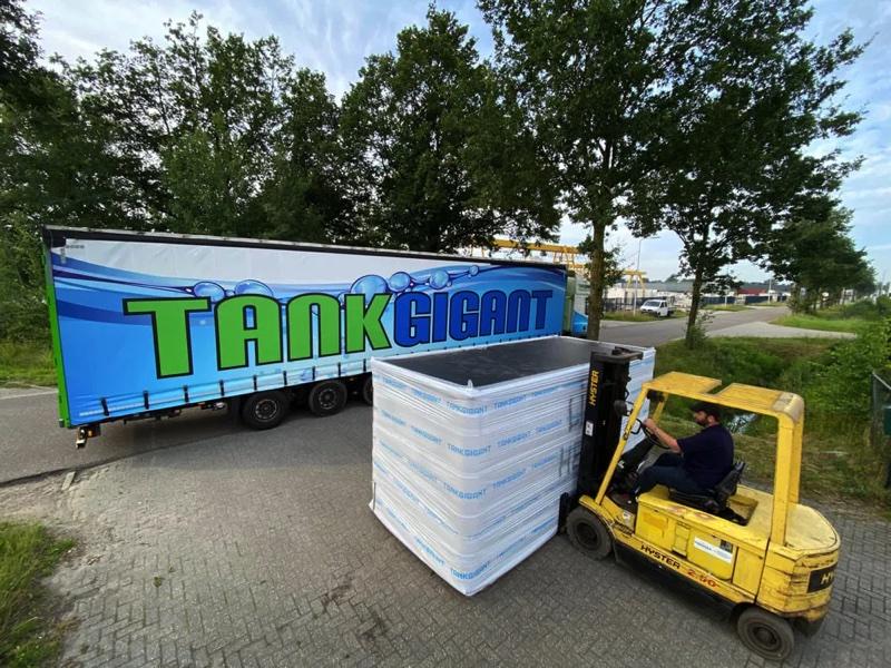 Loading cargo