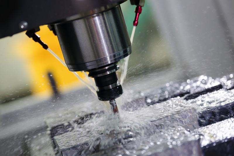 Machine cutting metal